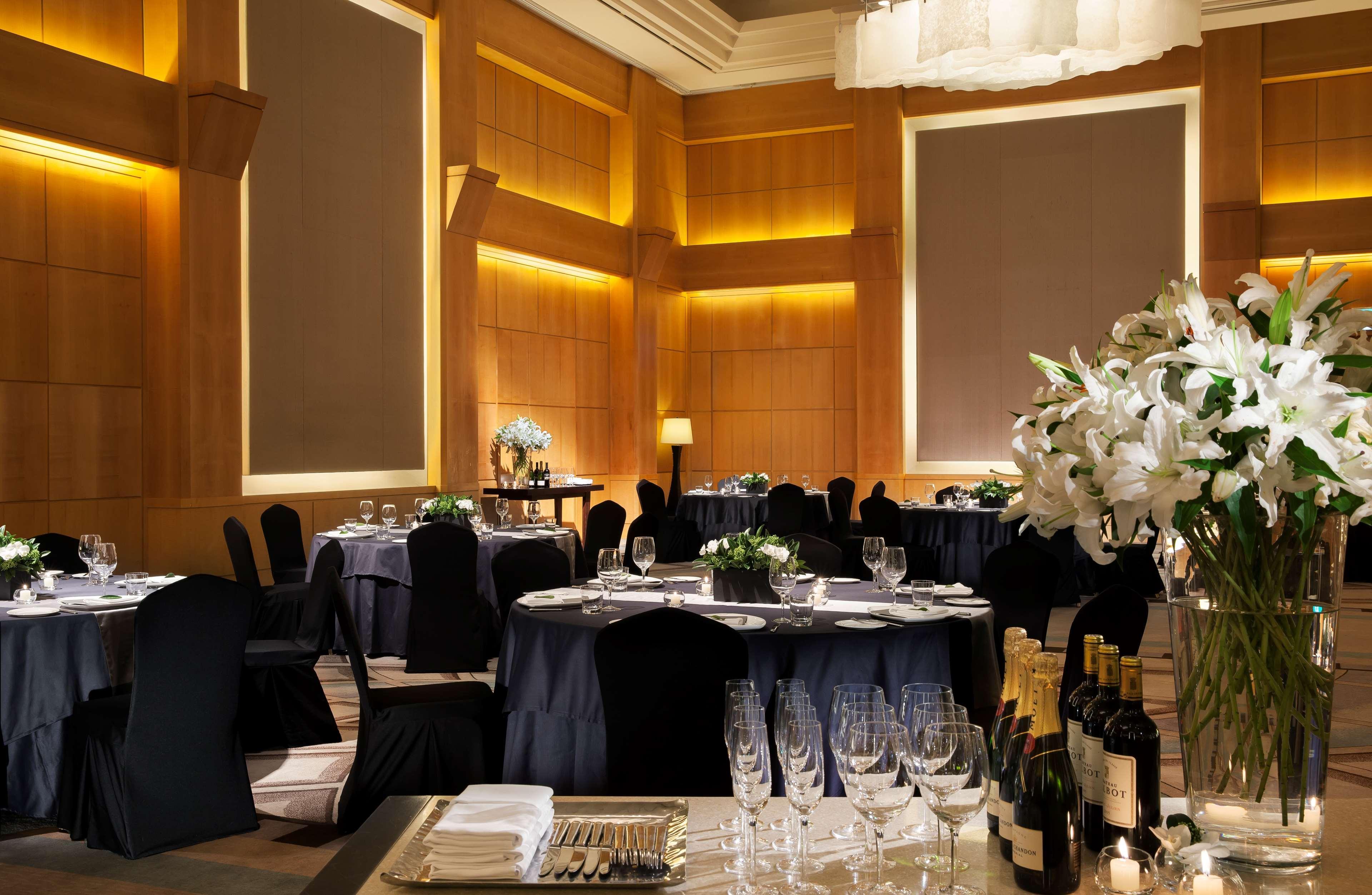 仁川凯悦大酒店 外观 照片 The ballroom at the Mandarin Oriental, Barcelona