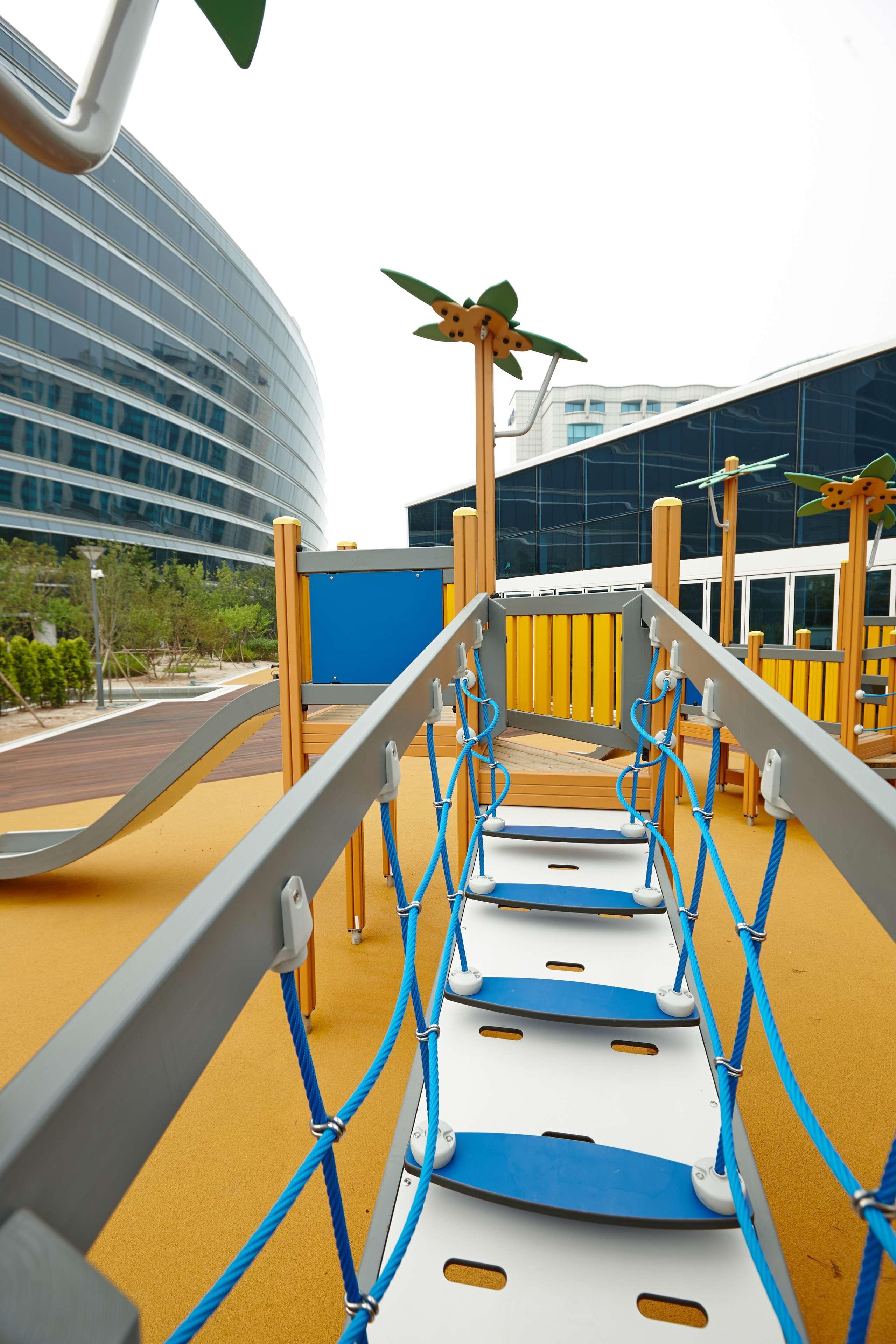 仁川凯悦大酒店 外观 照片 Playground at the hospital